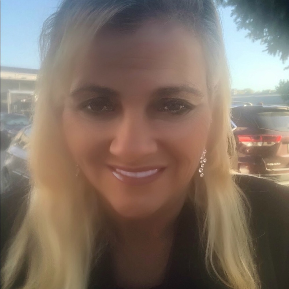 Meet your Posher, Michele